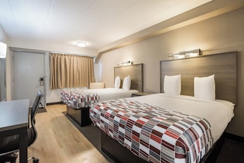 Deluxe Room, 2 Double Beds (Smoke Free)