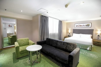 Suite, 1 King Bed, Club Lounge Access
