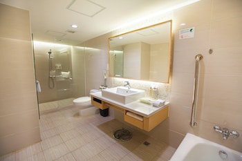 Suite, 1 King Bed, Club Lounge Access