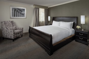Presidential Suite, Accessible (Roll-in Shower)