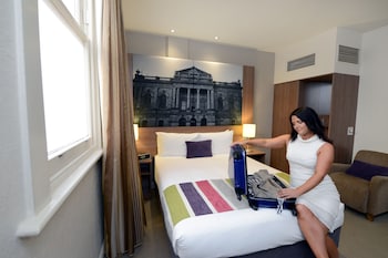 Standard Room, 1 Queen Bed