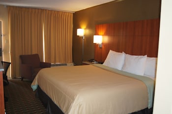 Basic Room, 2 Double Beds, Non Smoking, Private Bathroom