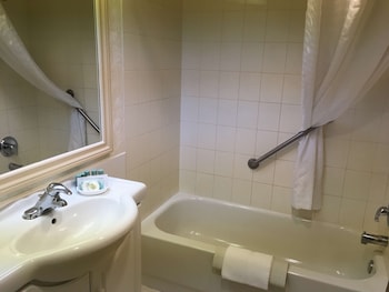 Standard Room, 1 Queen Bed, Non Smoking
