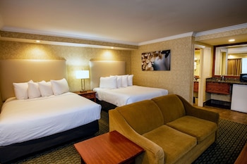 Suite, 2 Queen Beds, Non Smoking, Refrigerator & Microwave (with Sofabed)