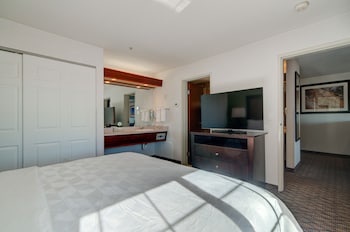 Suite, 1 King Bed