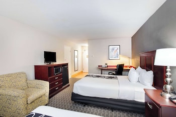 Room, 2 Queen Beds, Accessible, Non Smoking (Mobility Accessible)