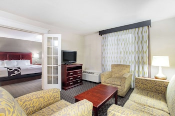 Suite, 1 King Bed, Non Smoking