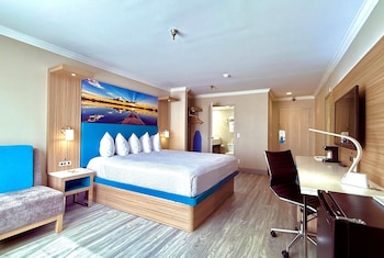 Standard Room, 1 King Bed, Smoking