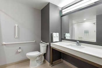 Room, 2 Queen Beds (Mobility Accessible, Roll-in Shower)
