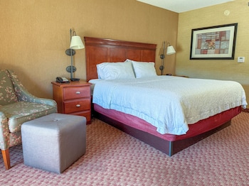 Classic Room, 1 Queen Bed, Non Smoking