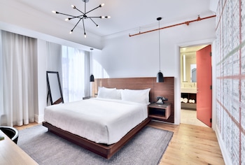 Suite, 1 King Bed (Urban)