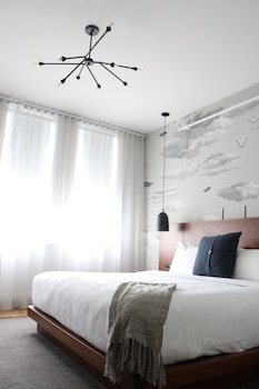 Room, 1 Queen Bed, City View
