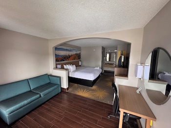 Standard Room, 1 King Bed