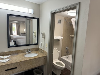 Standard Room, 2 Queen Beds