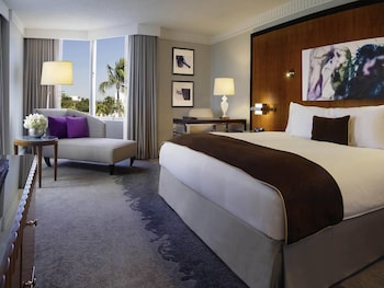 Superior Room, 1 King Bed, City View