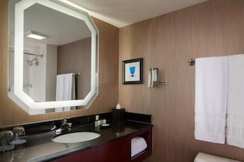 Room, 1 King Bed, Corner