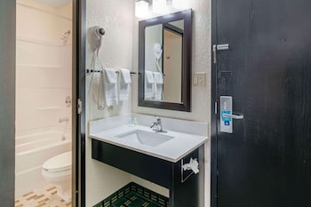 Room, 2 Queen Beds, Accessible, Non Smoking