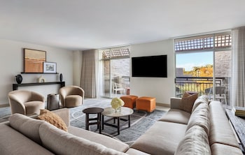 Suite (Signature)