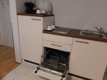 Suite, 1 Queen Bed with Sofa bed, Kitchenette (Family Room)