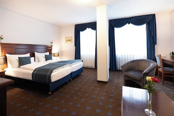 Standard Room, 1 King Bed (Up to 3 Guests, Family Room)