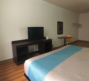 Standard Room, 1 King Bed, Smoking