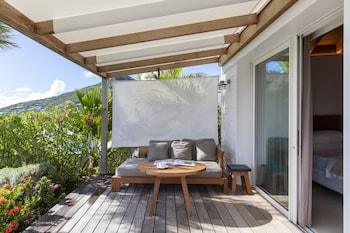 Bungalow (Hillside)