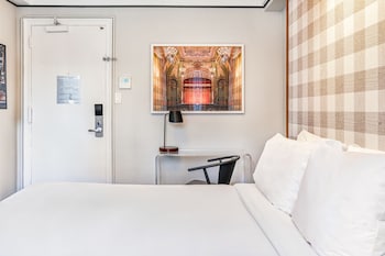 Superior Room, 1 Queen Bed