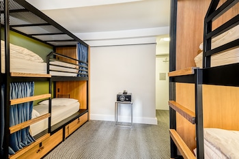 Private 6 Bed Room
