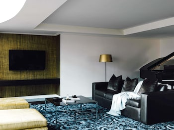 Penthouse, 1 King Bed, Balcony