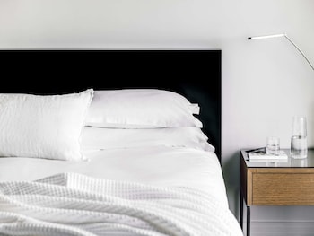 Junior Suite, 1 King Bed, Jetted Tub (Private Office)