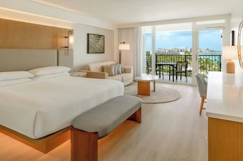 Room, 1 King Bed with Sofa bed, Club Lounge Access, Ocean View (Tradewinds, Adults Only)