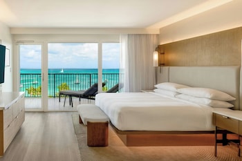 Suite, 1 King Bed with Sofa bed, Club Lounge Access, Oceanfront (Tradewinds, Adults Only)