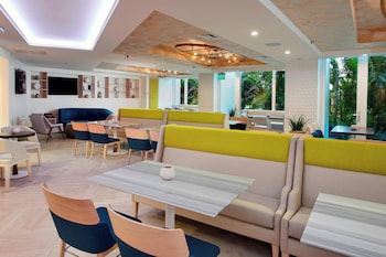 Room, 1 King Bed with Sofa bed, Club Lounge Access (Tradewinds, Adults Only, Limited View)