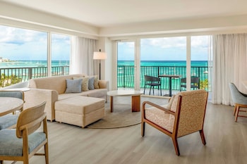 Suite, 1 King Bed with Sofa bed, Club Lounge Access, Oceanfront (Tradewinds, Adults Only)
