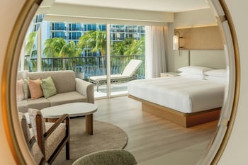 Junior Suite, 1 King Bed with Sofa bed, Oceanfront