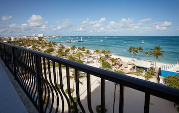 Junior Suite, 1 King Bed with Sofa bed, Oceanfront