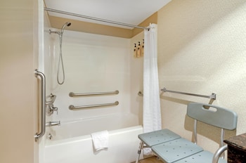 Standard Room, 2 Queen Beds, Accessible, Bathtub