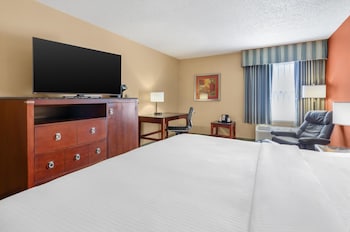 Standard Room, 1 King Bed, Accessible, Non Smoking