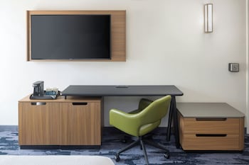 Room, 1 Queen Bed (Hearing Accessible)