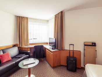 Privilege, Room, 1 Queen Bed