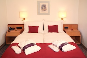 Privilege, Room, 1 Queen Bed