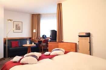 Privilege, Room, 1 Queen Bed