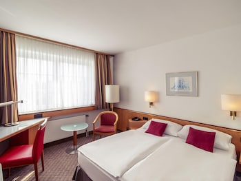 Standard Room, 1 Queen Bed