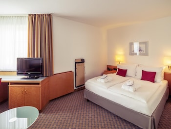 Privilege, Room, 1 Queen Bed