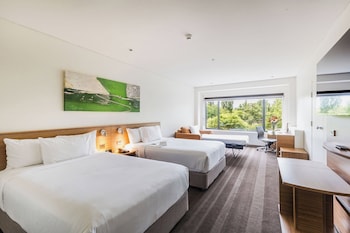 Premium Room, 2 Double Beds (Glebe Park View)
