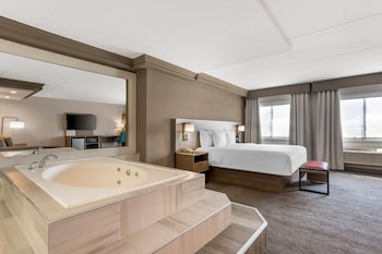 Executive Suite, 1 King Bed with Sofa bed, Non Smoking