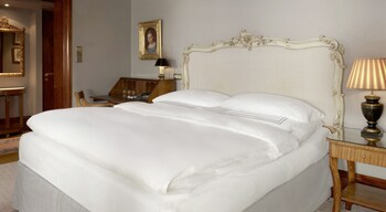 Deluxe Room, 1 King Bed