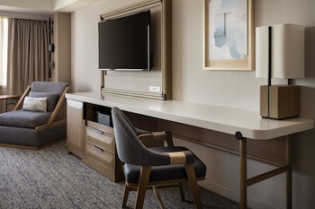Deluxe Room, 2 Queen Beds, Bay View (Balcony)