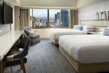 Room, 2 Queen Beds, City View (Corner)