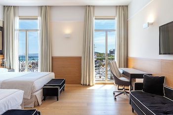 Family Room, 2 Double Beds, Beach View